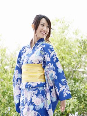 おしゃれで機能的！夏の日差しを防ぐ折りたたみ日傘の選び方ガイド